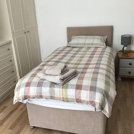 Spacious 2 Bedroom Flat In Heart Of Ballater Buitenkant foto