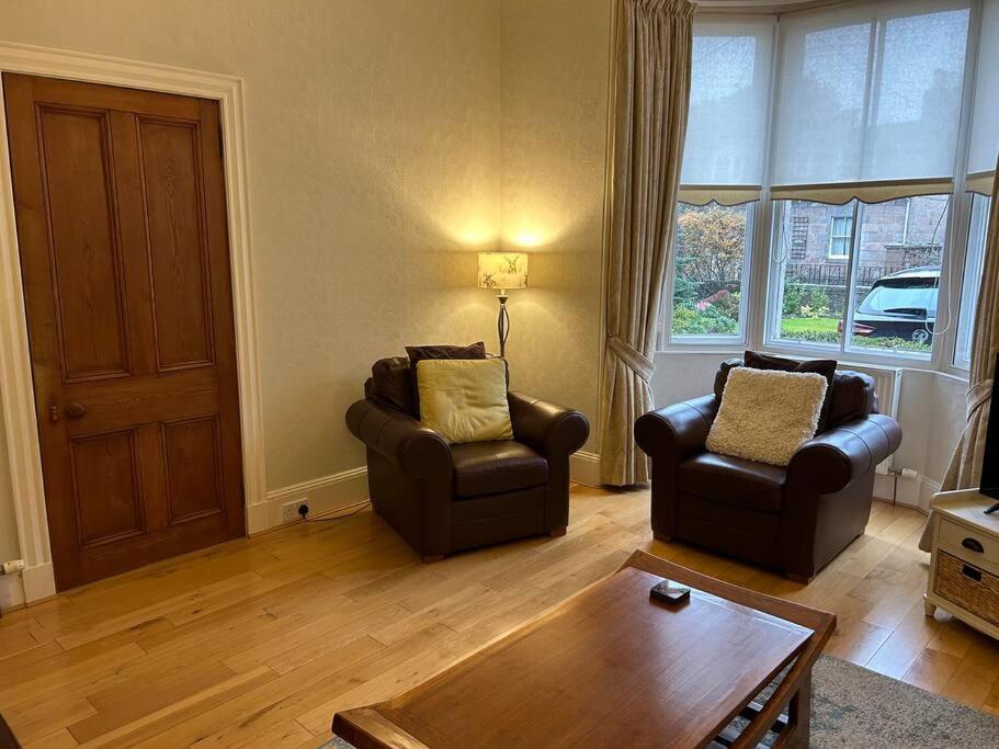 Spacious 2 Bedroom Flat In Heart Of Ballater Buitenkant foto